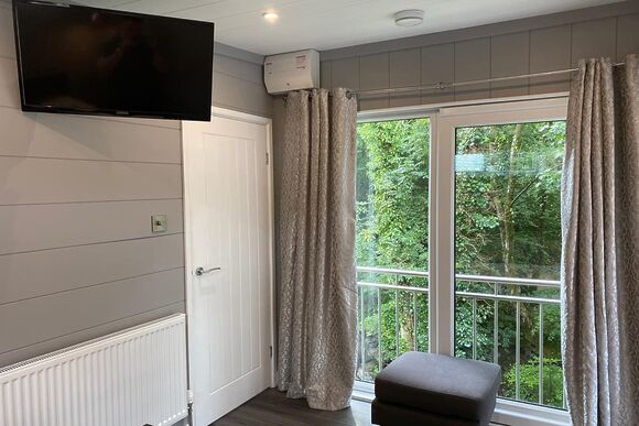 Riverside Studio Pod HT (Pet) - Ogwen Bank Caravan & Lodge Park, Snowdonia