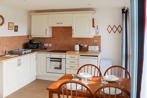 6 The Manor Cabin - Penstowe Park Holiday Lodges, Kilkhampton, Bude