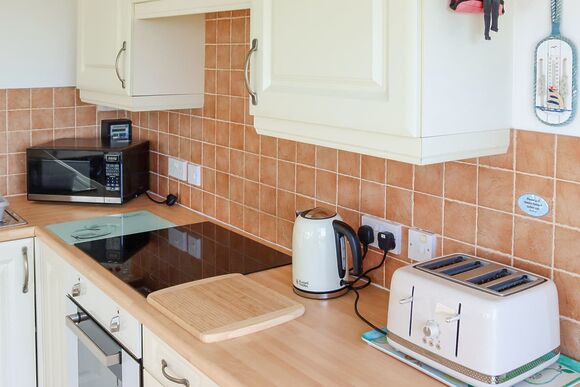 6 The Manor Cabin - Penstowe Park Holiday Lodges, Kilkhampton, Bude