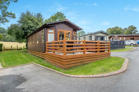 Buttercup 4 Pet - Pen-y-Garth Lodges, Bala, Gwynedd