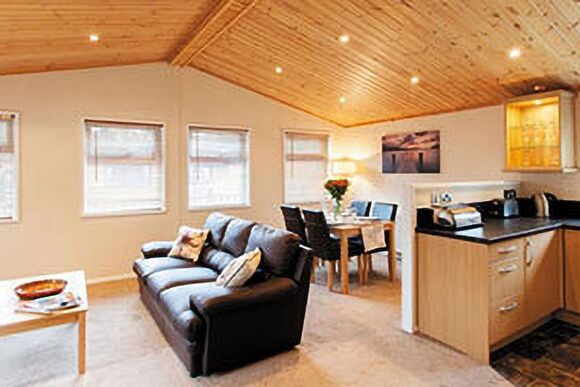 Helvellyn Lodge - Fallbarrow, Bowness-on-Windermere