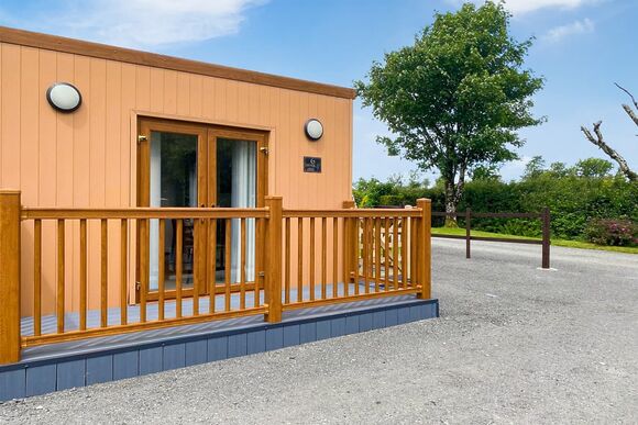 Two Bedroom Lodge Pet Friendly - Pantglas Farm, Whitland