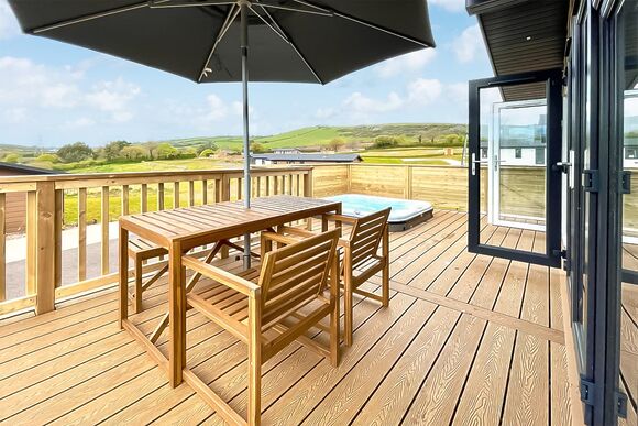 Retreat Hot Tub Lodge - Primley Meadow, Paignton