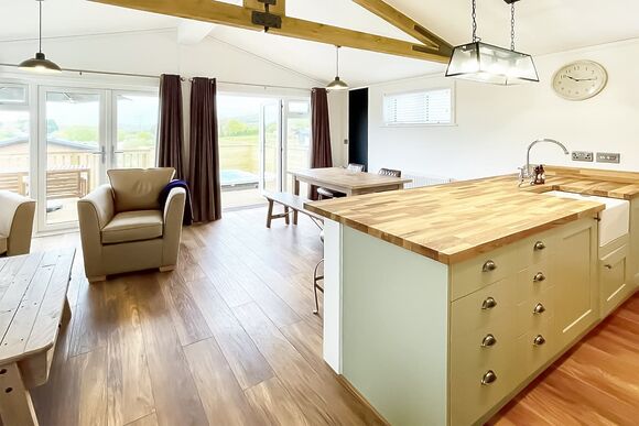 Retreat Hot Tub Lodge - Primley Meadow, Paignton