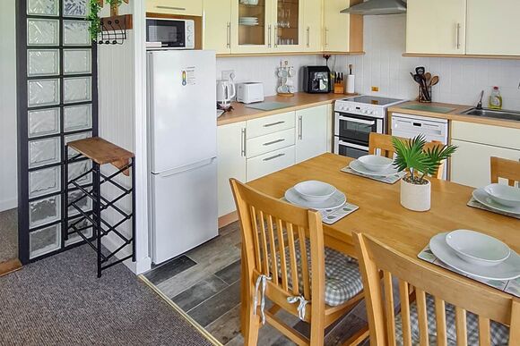 PV 3 Bedroom Silver Bungalow Pet Friendy - Perran View Holiday Park, St Agnes, Nr Newquay