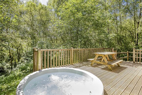 Squirrel Log Cabin 4 (Pet) - Quarry Walk Lodges, Freehay, Cheadle