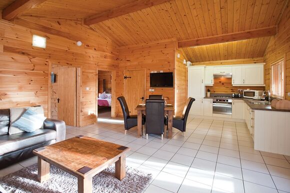 Badger Log Cabin 6 (Pet) - Quarry Walk Lodges, Freehay, Cheadle