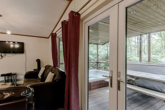 Fox Lodge 6 (Pet) - Quarry Walk Lodges, Freehay, Cheadle