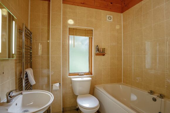 Badger Plus 6 (Pet) - Quarry Walk Lodges, Freehay, Cheadle