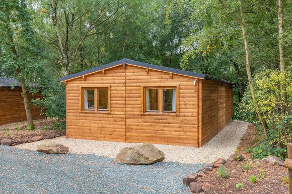 Robin Log Cabin (Pet) - Quarry Walk Lodges, Freehay, Cheadle