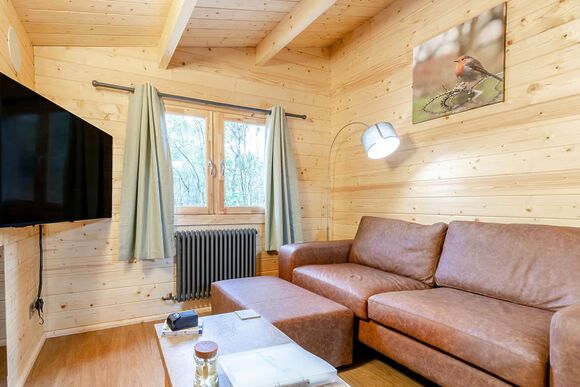 Robin Log Cabin (Pet) - Quarry Walk Lodges, Freehay, Cheadle