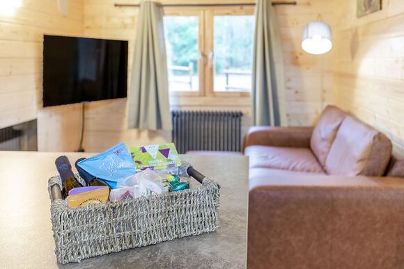 Robin Log Cabin (Pet) - Quarry Walk Lodges, Freehay, Cheadle