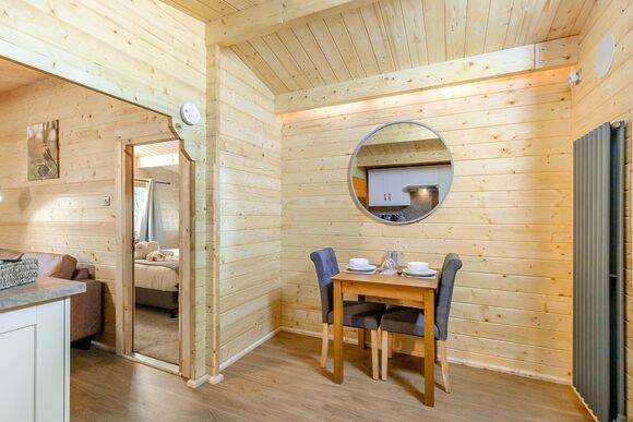 Robin Log Cabin (Pet) - Quarry Walk Lodges, Freehay, Cheadle