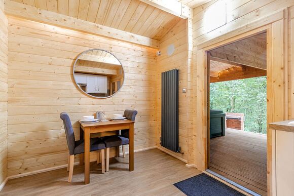 Robin Log Cabin (Pet) - Quarry Walk Lodges, Freehay, Cheadle