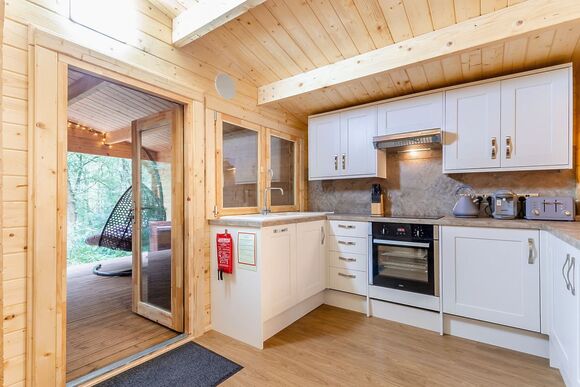 Robin Log Cabin (Pet) - Quarry Walk Lodges, Freehay, Cheadle