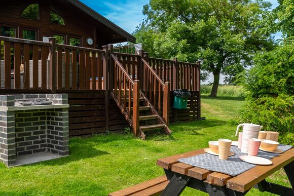 Beechwood Spa (Pet) - Raywell Hall Country Lodges, Raywell, Beverley