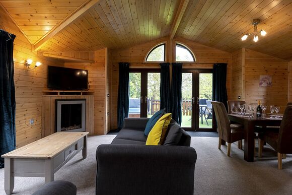 Beechwood Spa (Pet) - Raywell Hall Country Lodges, Raywell, Beverley