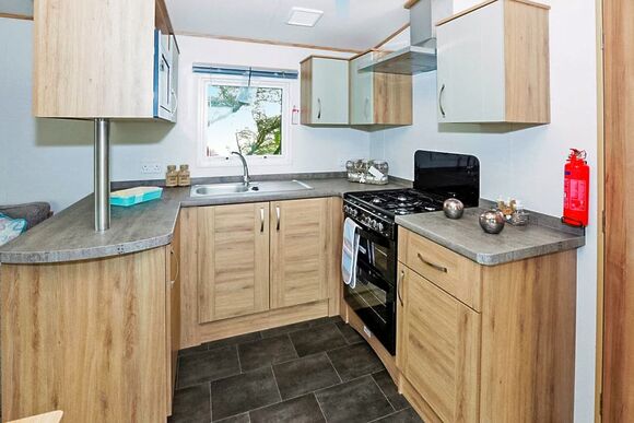 6 Berth Luxury Caravan 3 bed Pet Free - Sandy Balls Holiday Village, Godshill, Fordingbridge