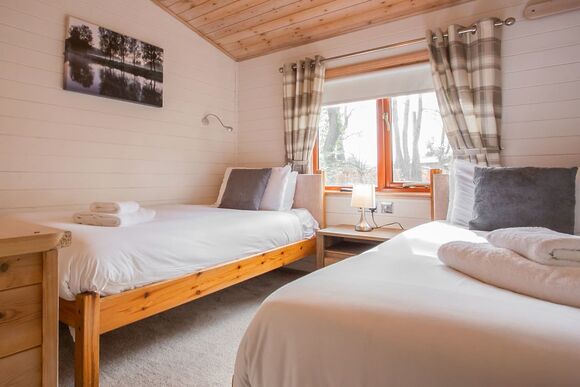 6 Berth Luxury Wooden 3 bed Lodge - Sandy Balls Holiday Village, Godshill, Fordingbridge