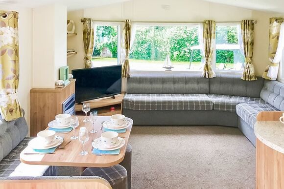 6 Berth Superior Caravan Pet Free - Sandy Balls Holiday Village, Godshill, Fordingbridge