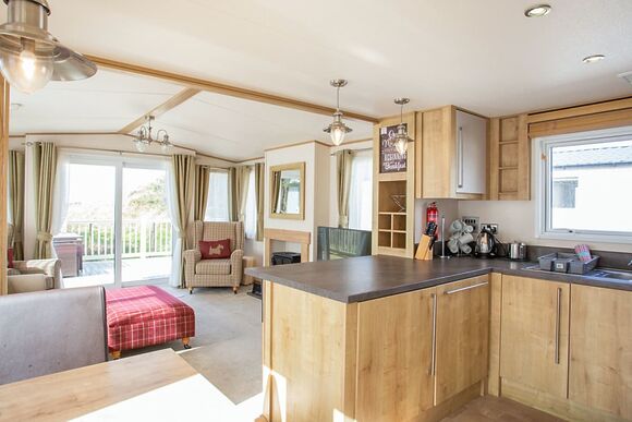 Indulgent 4 Berth Caravan Pet Free - Sandy Balls Holiday Village, Godshill, Fordingbridge