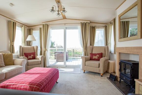 Indulgent 6 Berth Caravan 3 Bed - Sandy Balls Holiday Village, Godshill, Fordingbridge