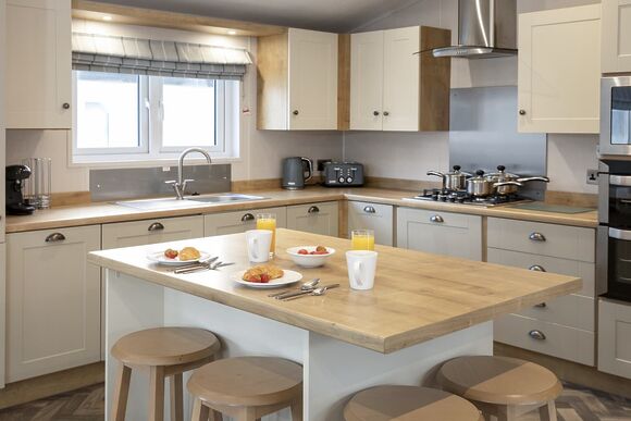 Platinum 3 Lodge (sleeps 6) with decking - Sand le Mere Holiday Village, Tunstall, Nr Withernsea