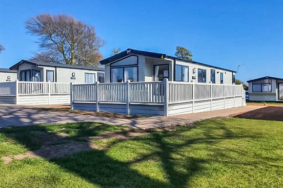 Sierra Deluxe - Seaton Estate Holiday Village, Seaton