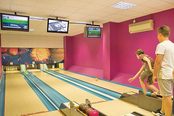 Mini 10-pin bowling