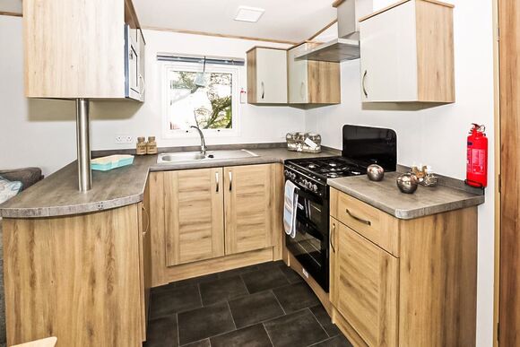 6 Berth Luxury Caravan with Hot Tub (Pet) - Tattershall Lakes Country Park, Tattershall