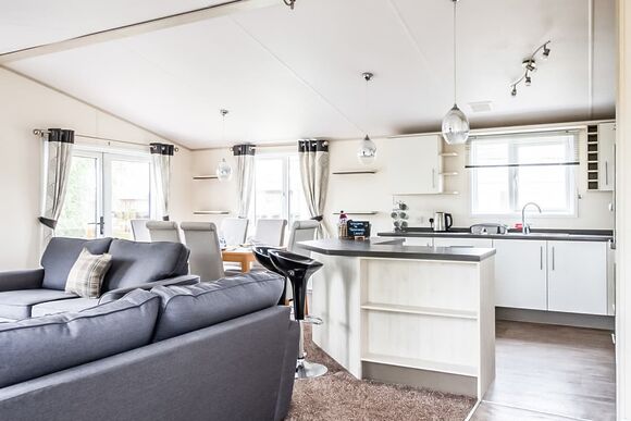 Indulgent 6 Lodge (Pet) - Tattershall Lakes Country Park, Tattershall