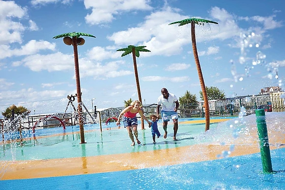 Outdoor wet play area