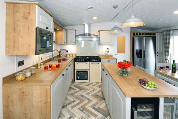 2 Bedroom Platinum Plus Caravan Exclusive - Trelawne Manor, Looe