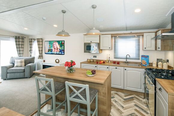 2 Bedroom Platinum Plus Caravan Exclusive - Trelawne Manor, Looe