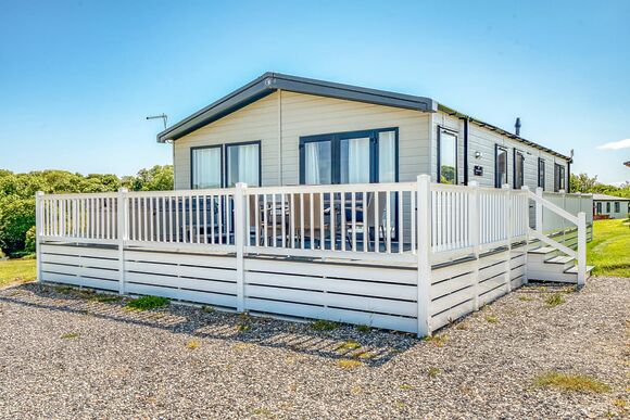 Jasmine Lodge 3 - Meadow Lakes Holiday Park, Nr St Austell