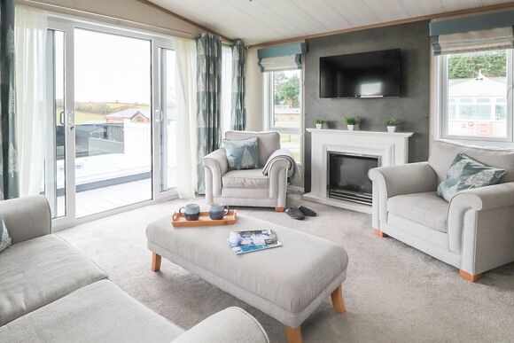 Signature 3 Bedroom With Hot Tub Dog Friendly  - Tregoad Holiday Park, Looe