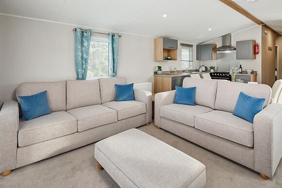 Hideaway Retreat Decking 2 bedroom Pet Friendly - Trelay Hideaway Holiday Park, Pelynt, near Looe and Polperro