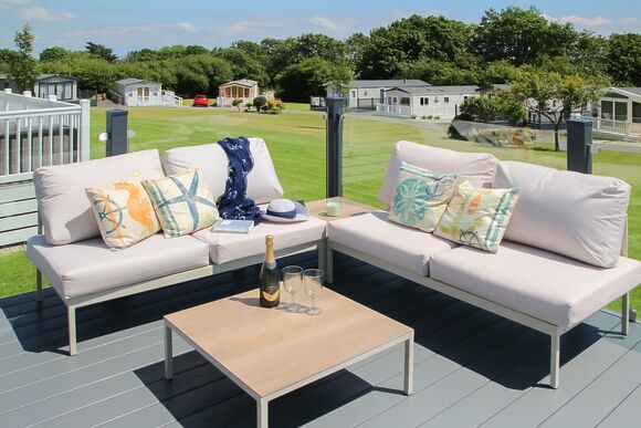 Hideaway Luxury with Decking Hot Tub - Trelay Hideaway Holiday Park, Pelynt, near Looe and Polperro