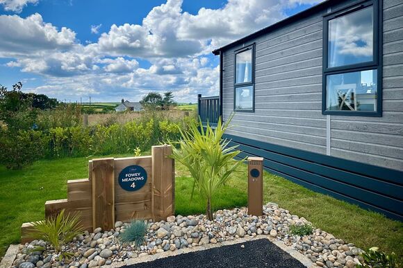 Hideaway Premier Luxury Pet Friendly Open Countryside View - Trelay Hideaway Holiday Park, Pelynt, near Looe and Polperro