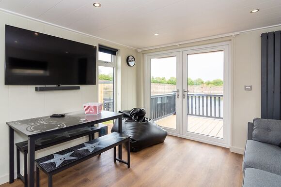 Movie Pod (Pet) - Ullswater Heights, Greystoke, Nr Penrith