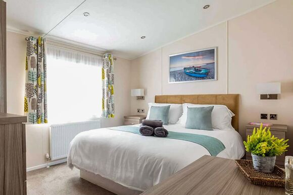 Luxury Lodge 3 - Seal Bay, Selsey, Chichester