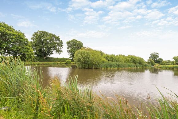 Wigmore Hill View - Wigmore Lakes Lodges, Wattleborough, Nr Shrewsbury