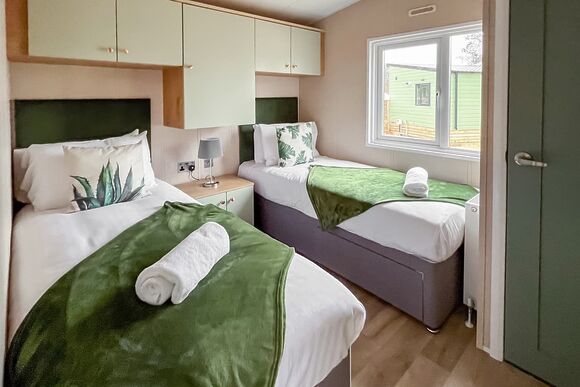 Woodlakes Lux Oasis 8 Spa - Woodlakes Country Park, King’s Lynn