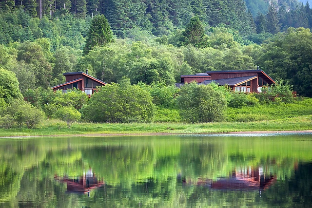 Strathyre Classic Golden Oak Lochside