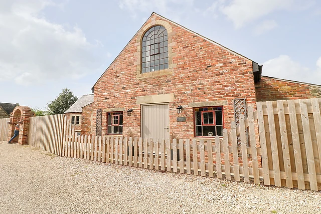 Hunters Lodge at Wildersley Farm