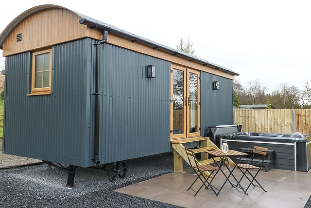 Dam View Shepherds Hut