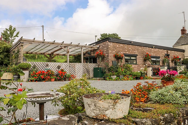 Ffynnonlwyd Cottage