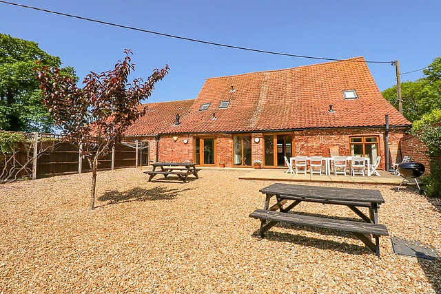 Hadleigh Farm Barn